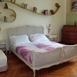 Camera con letto king size